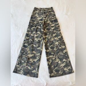 NWOT Hidden Camouflage Pants (The Buckle)